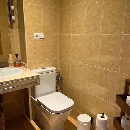 Hill View With Fresh Renovation Apartamento *