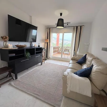 Sea & Mountain View With Pool & Parking Apartment