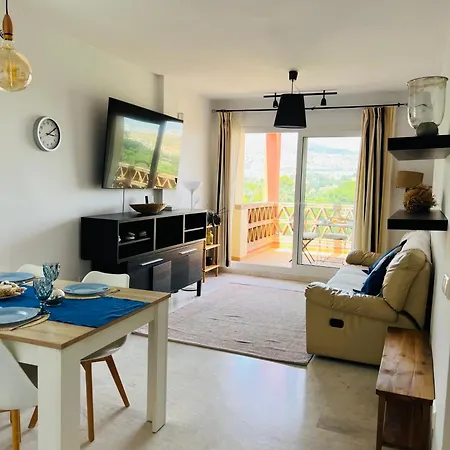 Hill View With Fresh Renovation *