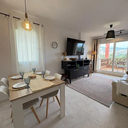 Appartamento Sea & Mountain View With Pool & Parking