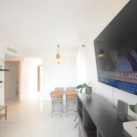 Hill View Apartment *